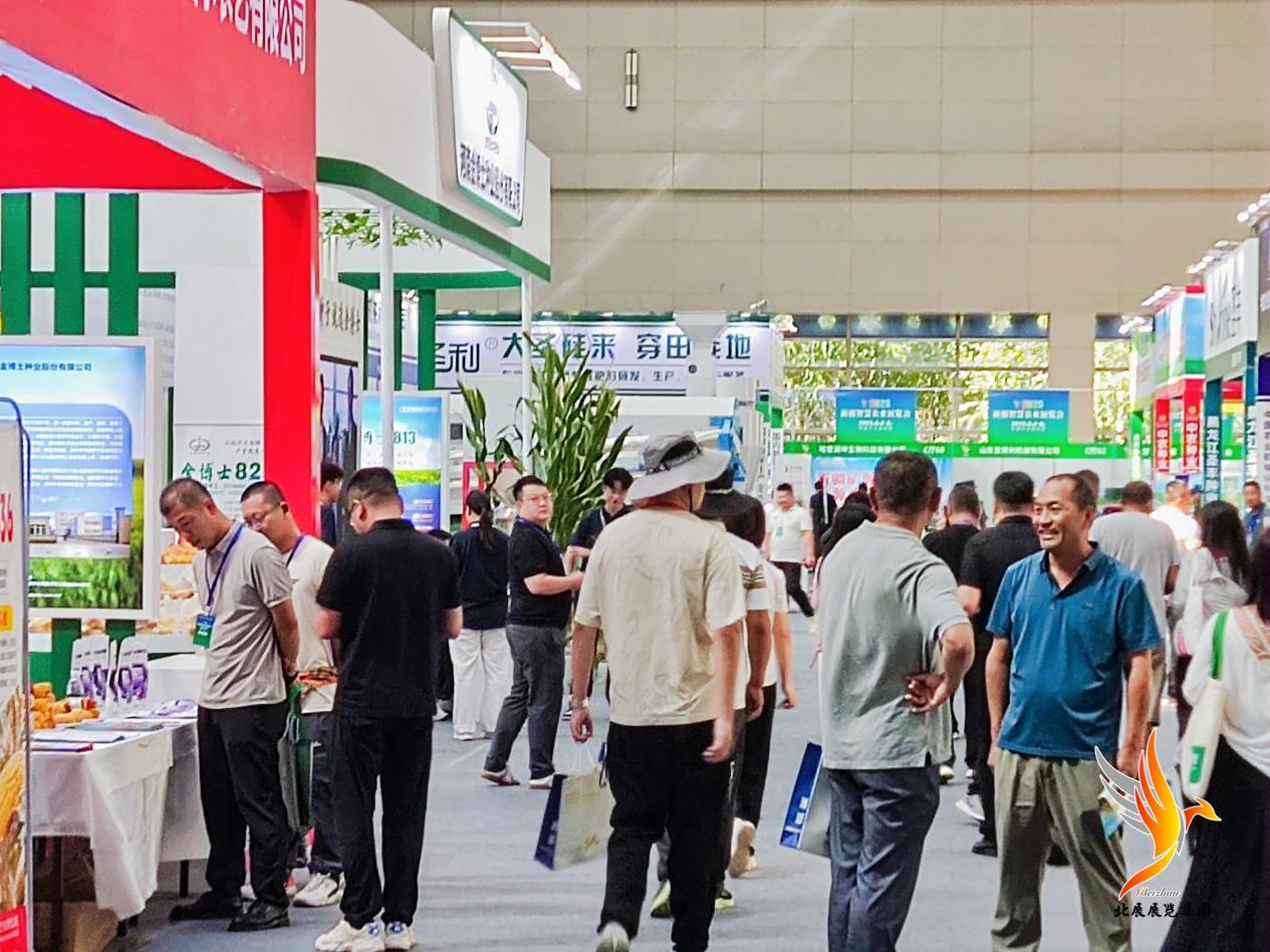 2025新疆智慧农业展览会展会第二日现场氛围火热，展商观众齐聚，共襄盛举！..